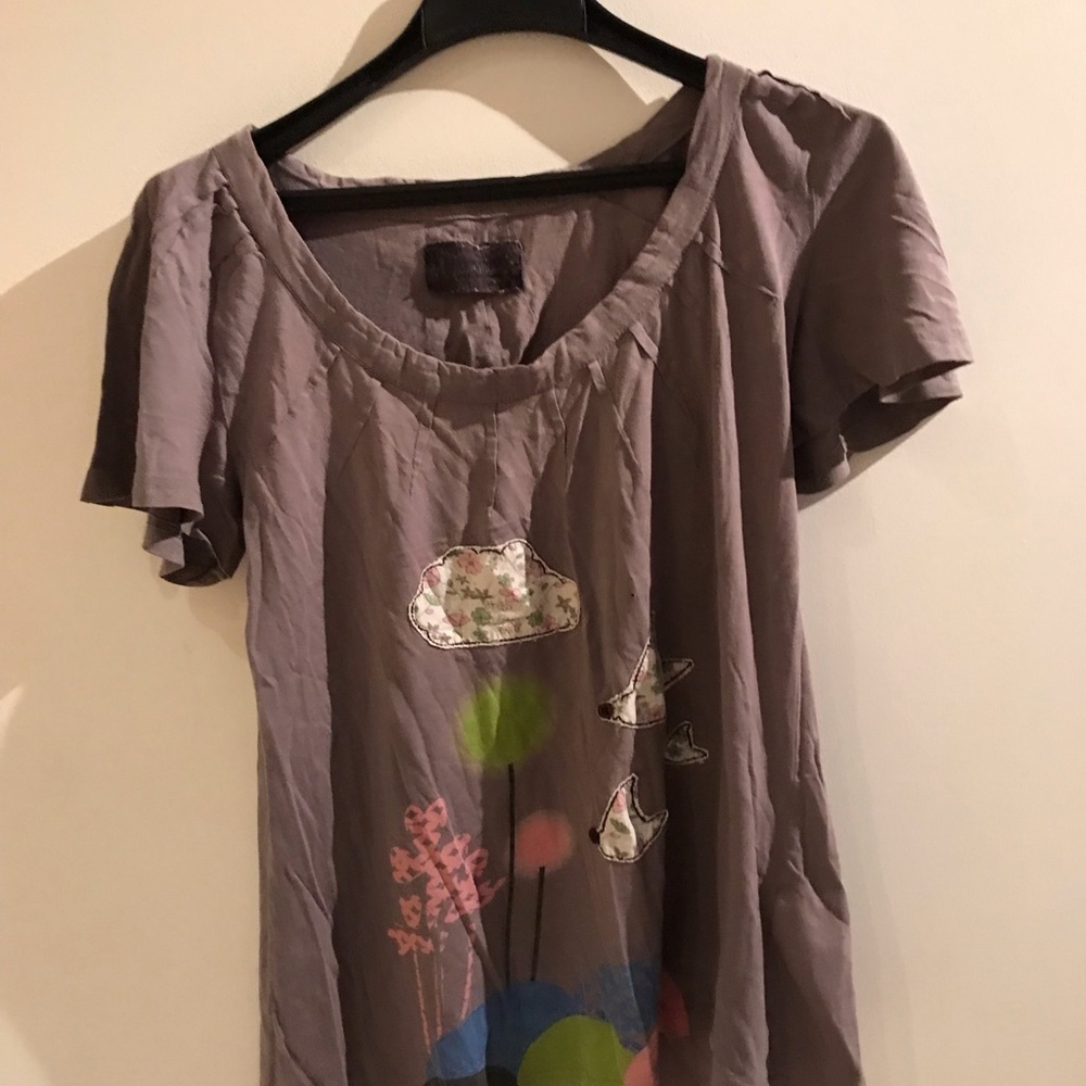 Women's Light Brown/Grey Graphic Scoop Neck Tee
